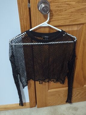 Forever 21 Black Fishnet Long-Sleeve Cropped Tee